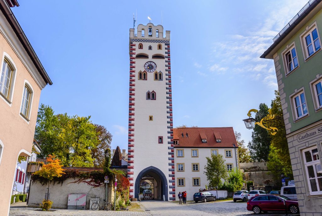 ランツベルク 観光 - 中世の街並みと城壁が保存された城塞都市